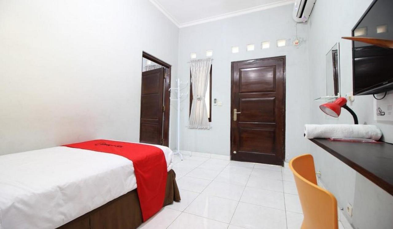 Reddoorz Plus @ Hotel Star 88 Tugu Exterior foto