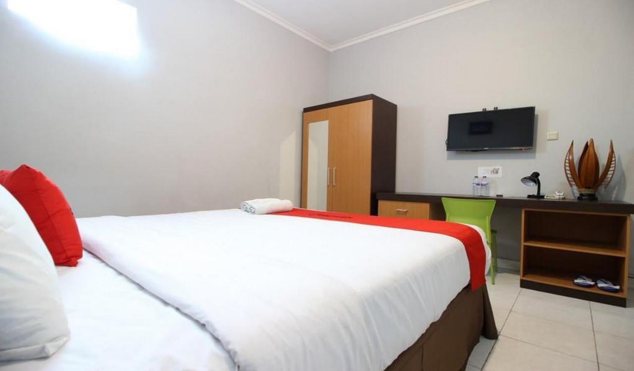 Reddoorz Plus @ Hotel Star 88 Tugu Exterior foto