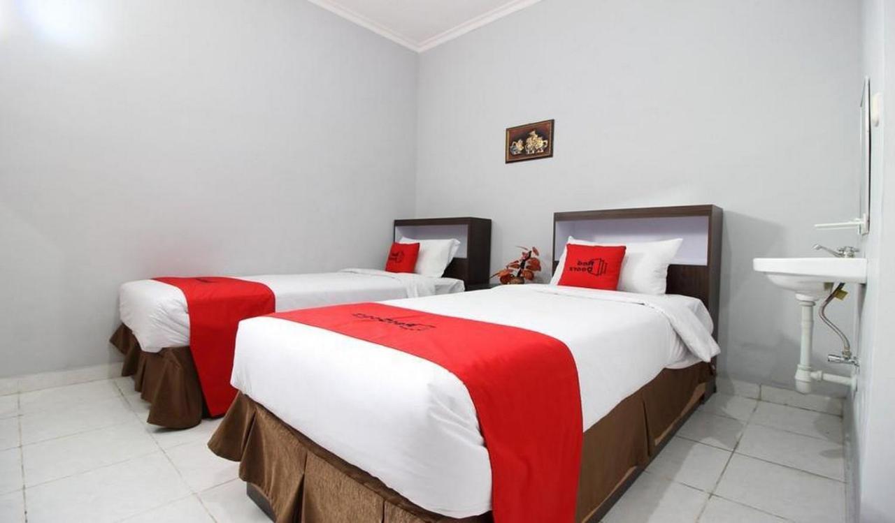 Reddoorz Plus @ Hotel Star 88 Tugu Exterior foto